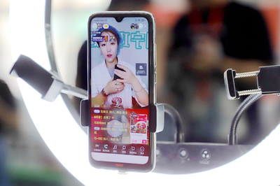 石榴花開(kāi) 籽籽同心 閩寧禾美扶貧車間里的“水花”——計(jì)算機(jī)技術(shù)培訓(xùn)點(diǎn)亮希望之光